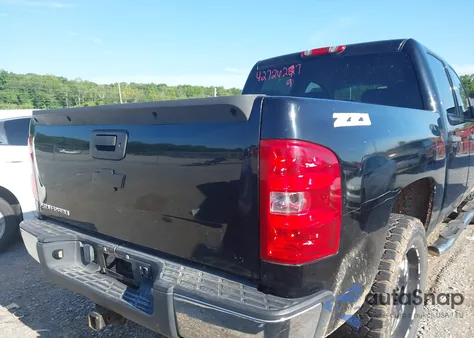 2010 Chevrolet Silverado 1500 Lt z USA, uszkodzony, nr VIN 3GCRKSE30AG261917